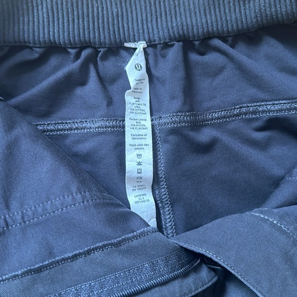 Lululemon light utilitiech cargo pants - Picture 8 of 8